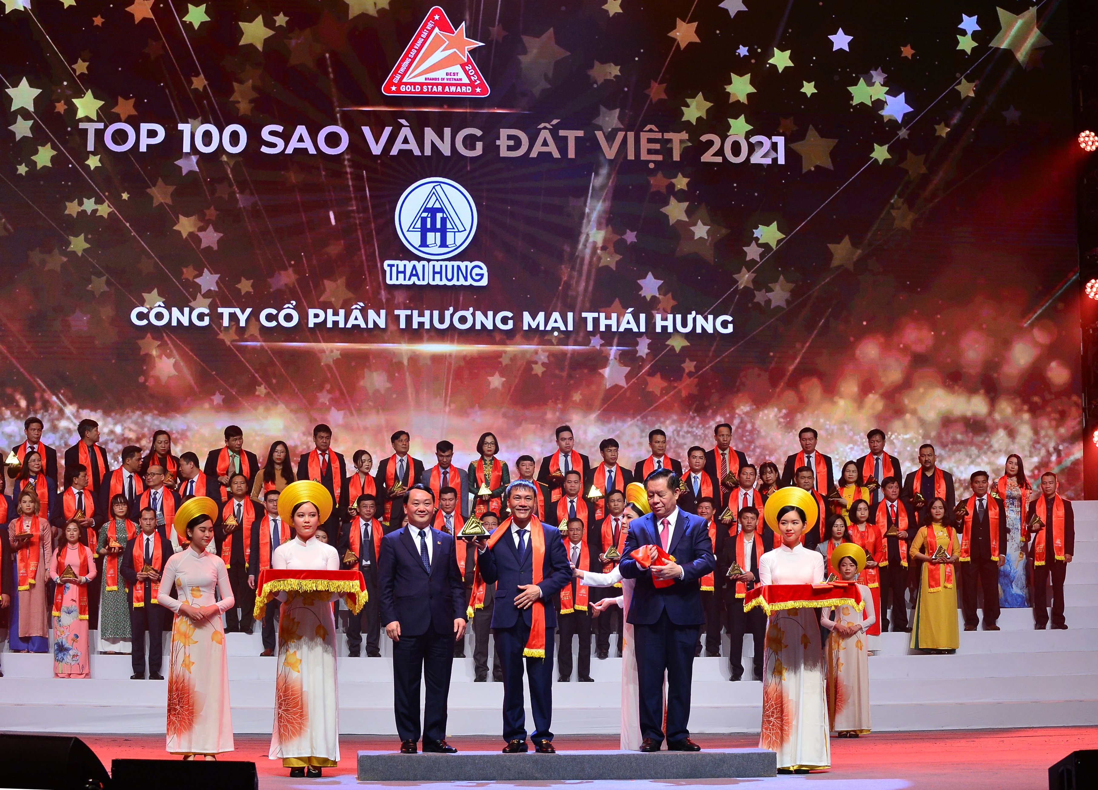 Công ty cổ phần Thương mại Thái Hưng, chủ đầu tư dự án Thái Hưng Crown Villas vinh dự nhận giải thưởng Sao vàng Đất Việt.